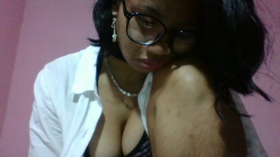 miawinders4 live cam on Cam4