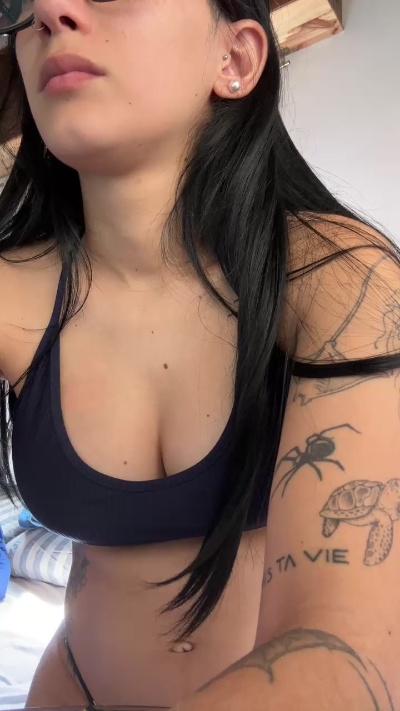 mica88xxx live cam on Cam4