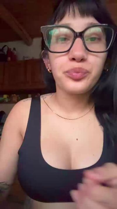 mica88xxx live cam on Cam4