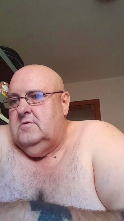 micha335 live cam on Cam4