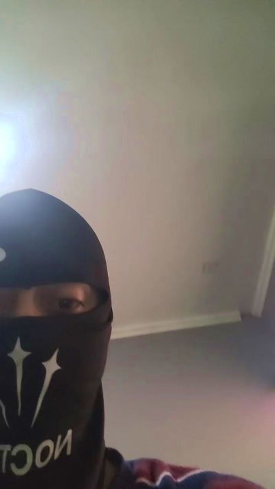michael23sexy live cam on Cam4
