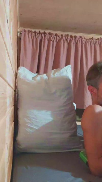 michalmagiczny live cam on Cam4