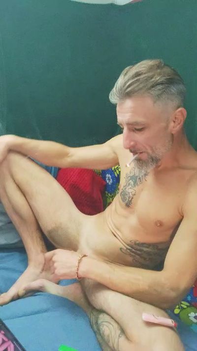 michalmagiczny live cam on Cam4