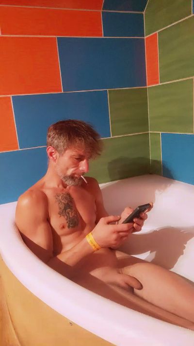 michalmagiczny live cam on Cam4