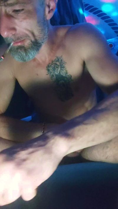 michalmagiczny live cam on Cam4
