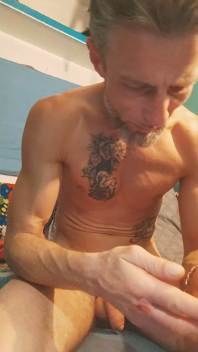 michalmagiczny live cam on Cam4