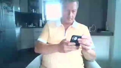 michi_74564 live cam on Cam4
