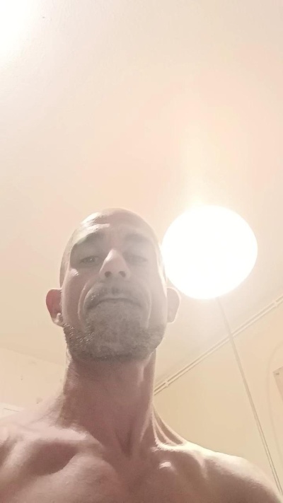micka3043 live cam on Cam4