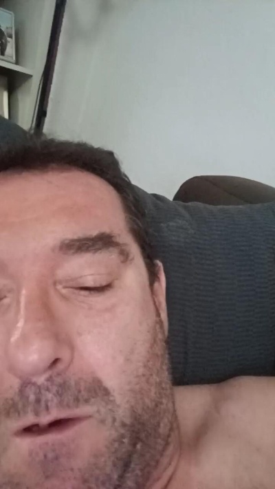 miguelon99 live cam on Cam4