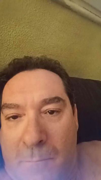 miguelon99 live cam on Cam4