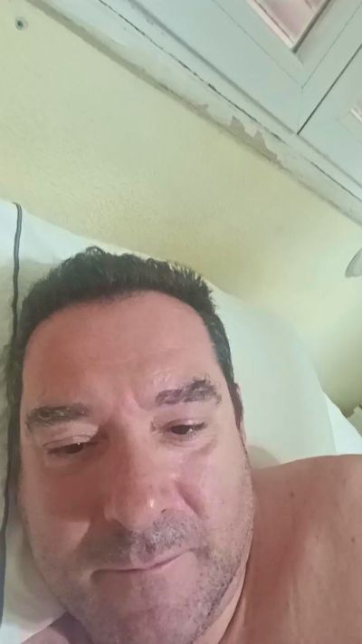 miguelon99 live cam on Cam4