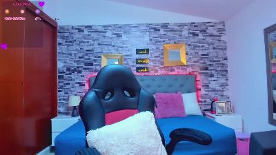 miiaabloom live cam on Cam4