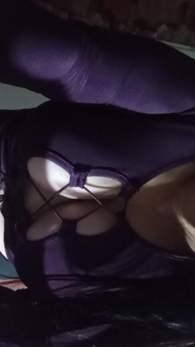 miiiaa4 live cam on Cam4