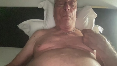 mike062 live cam on Cam4