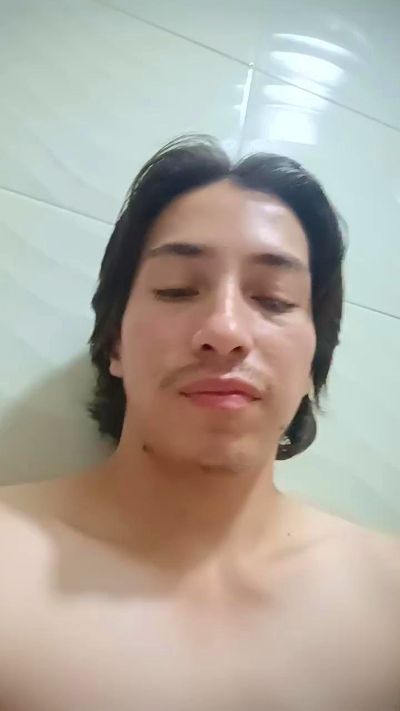 mike327173 live cam on Cam4