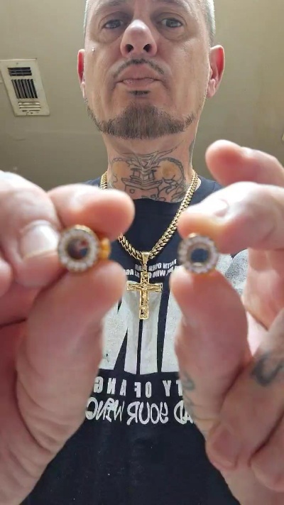 mikehamilton985 live cam on Cam4
