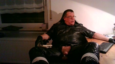 mikesau live cam on Cam4