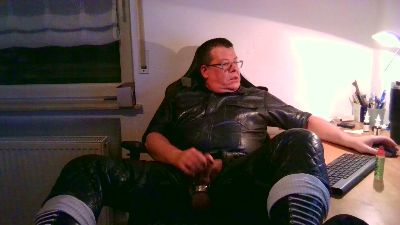 mikesau live cam on Cam4