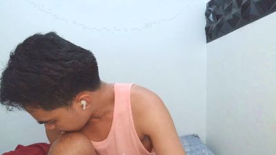 mikhaelfun live cam on Cam4
