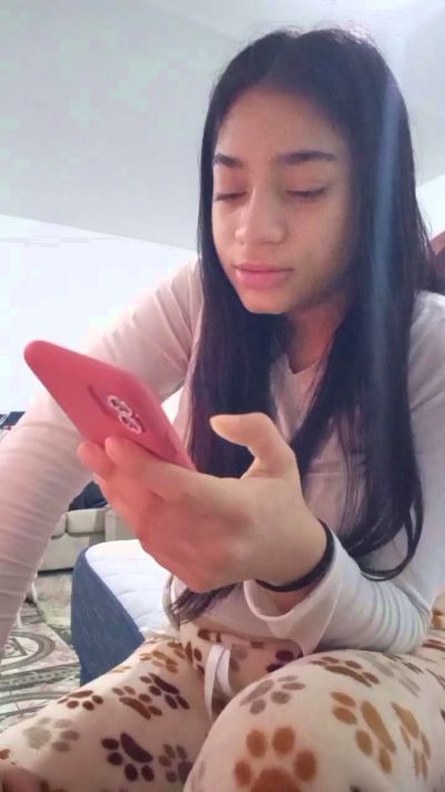 miki584 live cam on Cam4