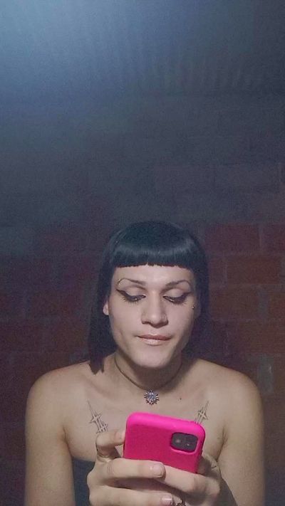 milagrosailen21 live cam on Cam4