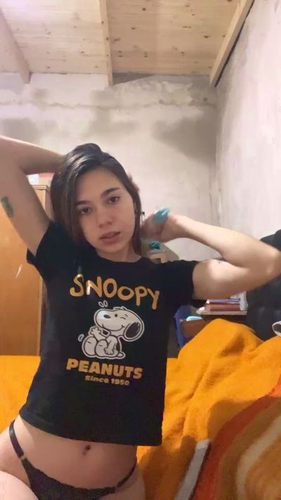 milagrossuwu live cam on Cam4