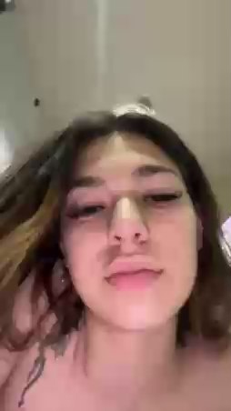 milagrossuwu live cam on Cam4
