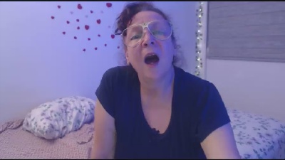 milchanel live cam on Cam4