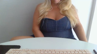 milfandressa live cam on Cam4
