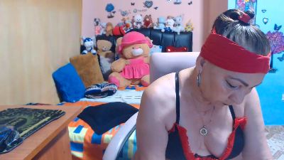 milfeddy_ live cam on Cam4