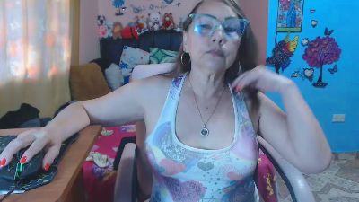 milfeddy_ live cam on Cam4