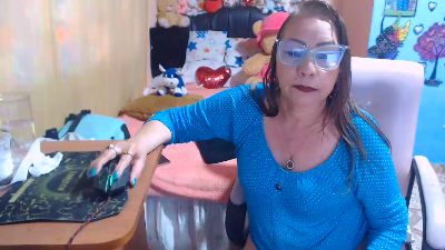 milfeddy_ live cam on Cam4