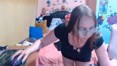 milfeddy_ live cam on Cam4