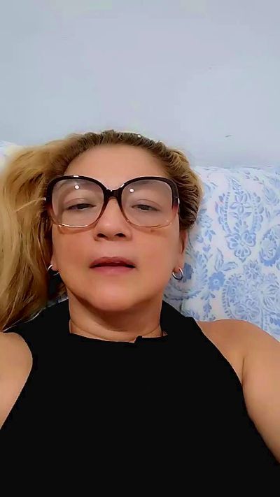 milfsexy1 live cam on Cam4