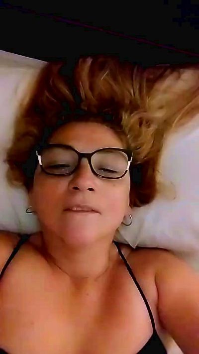 milfsexy1 live cam on Cam4