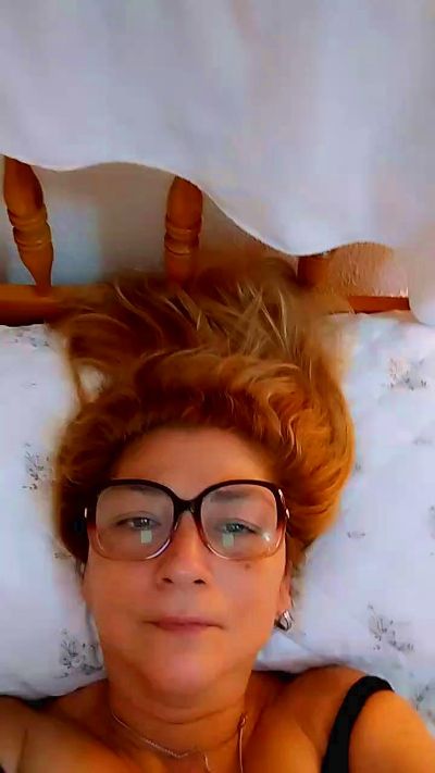 milfsexy1 live cam on Cam4