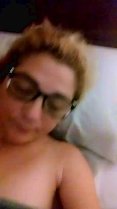 milfsexy1 live cam on Cam4