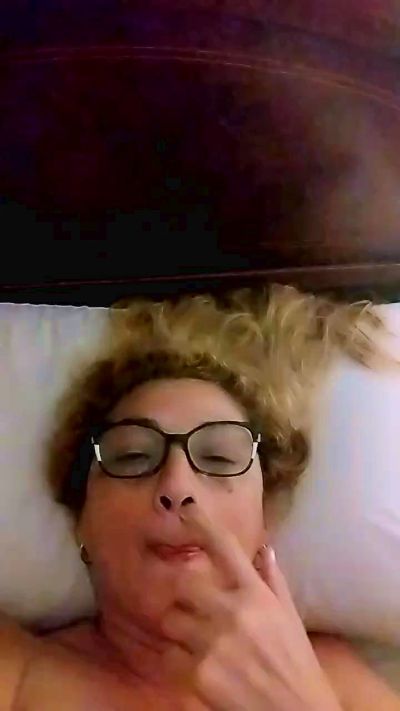 milfsexy1 live cam on Cam4