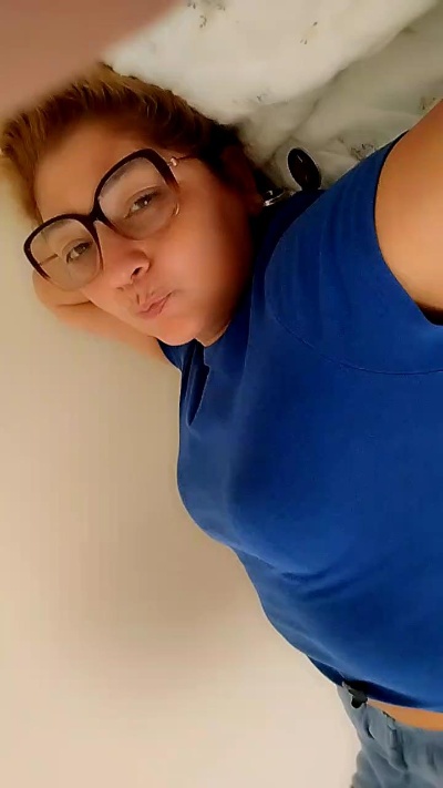 milfsexy1 live cam on Cam4