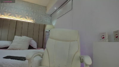 milu_beluci live cam on Cam4