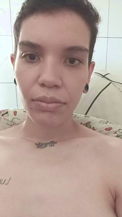 mineira99 live cam on Cam4