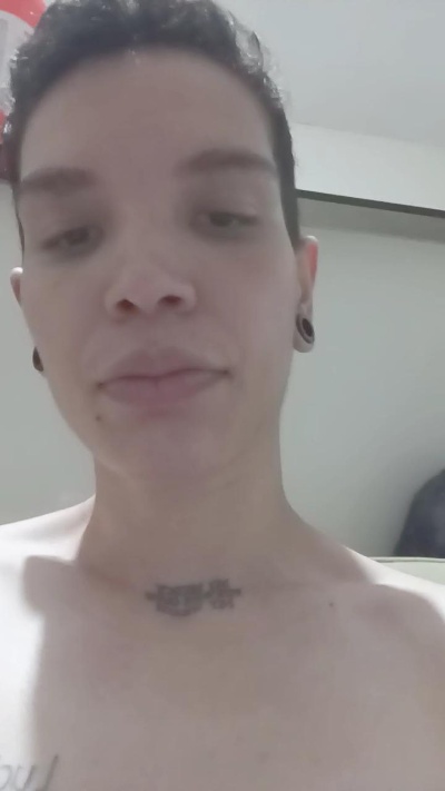 mineira99 live cam on Cam4