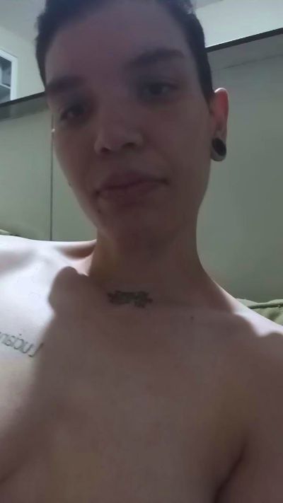 mineira99 live cam on Cam4