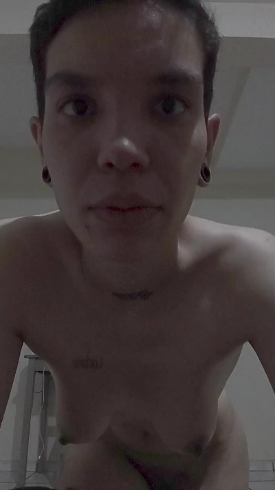 mineira99 live cam on Cam4