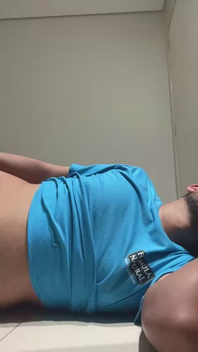 mineirinho30 live cam on Cam4