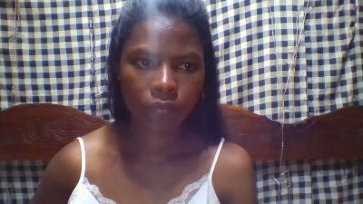 miniefunnie2 live cam on Cam4