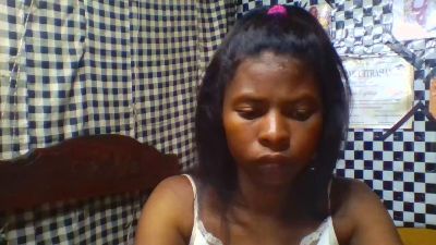 miniefunnie2 live cam on Cam4