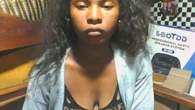 miniefunnie2 live cam on Cam4