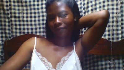 miniefunnie2 live cam on Cam4