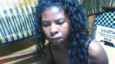 miniefunnie2 live cam on Cam4